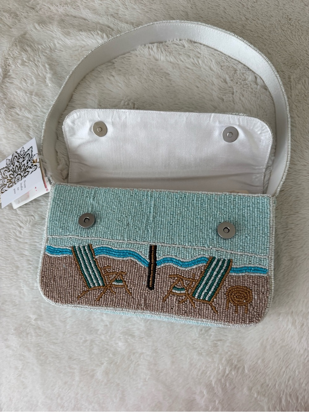 NWT Hand-Beaded Beach Scene Shoulder Bag in Light Blue, White and Tan - Picture 12 of 15